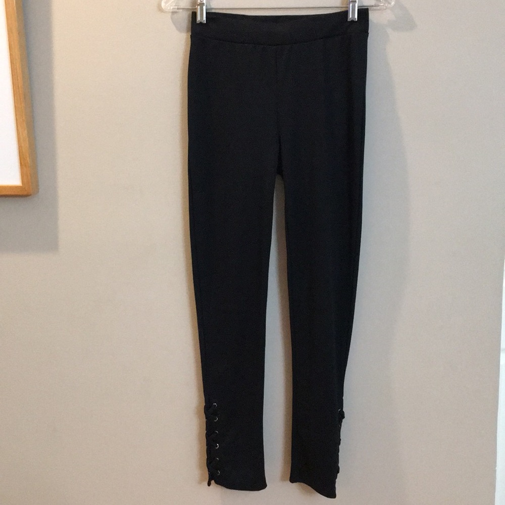 Derek Heart size S black elastic waist pants. {184}